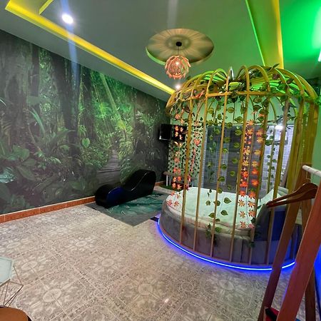 Couple Hotel - Khach San Tinh Yeu Buon Ko Sir Buitenkant foto