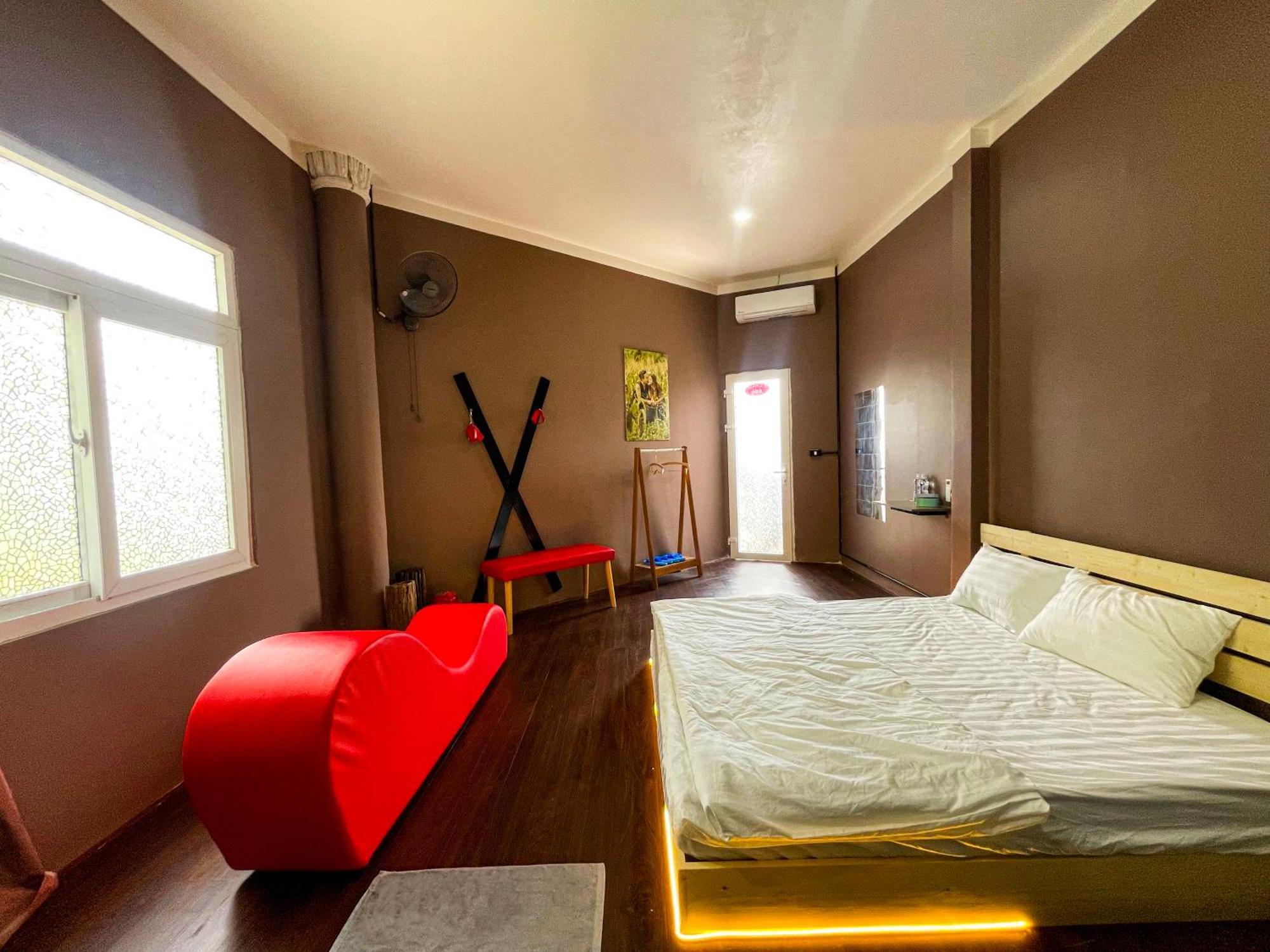 Couple Hotel - Khach San Tinh Yeu Buon Ko Sir Buitenkant foto
